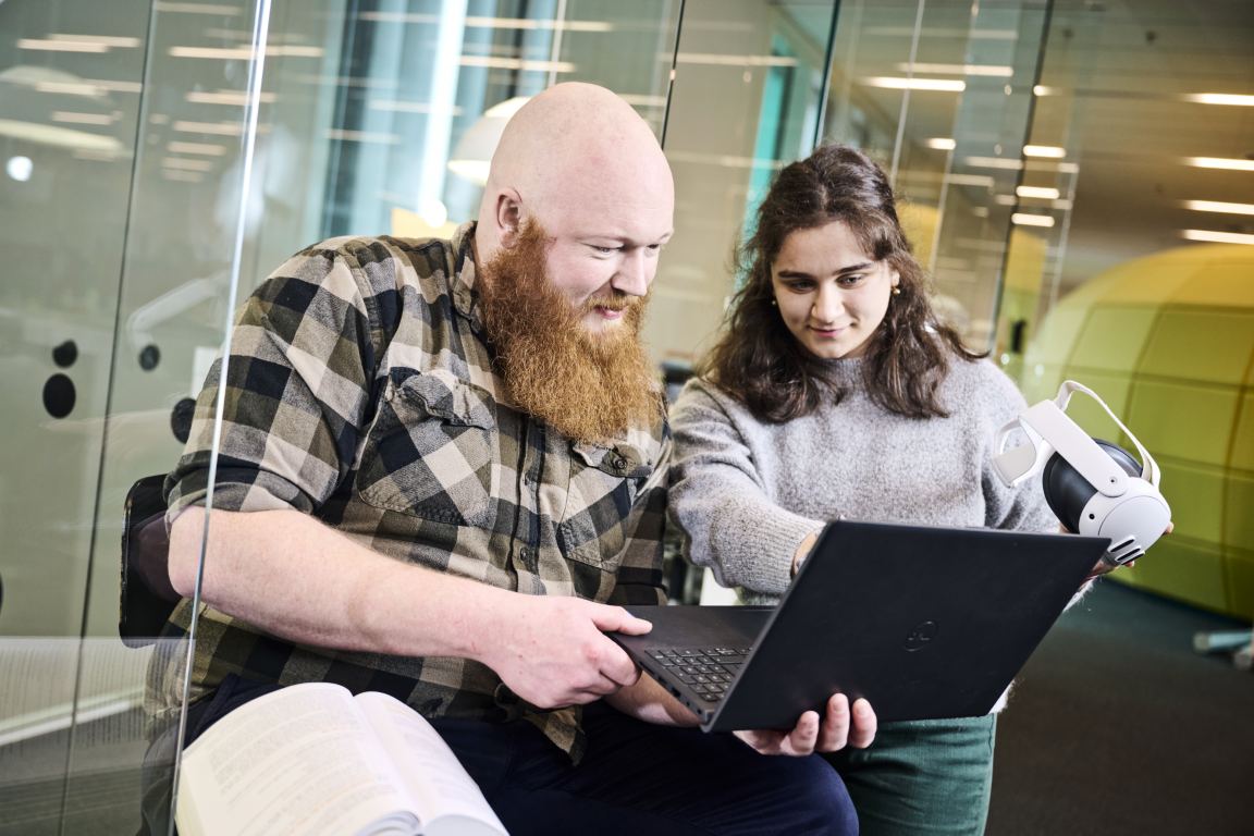 Studieambassadører på datamatiker uddannelsen i Tønder udbudt af Erhvervsakademi SydVest (Foto: Christer Holte).